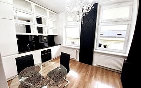 Old Town - Traugutta Street Flat 9